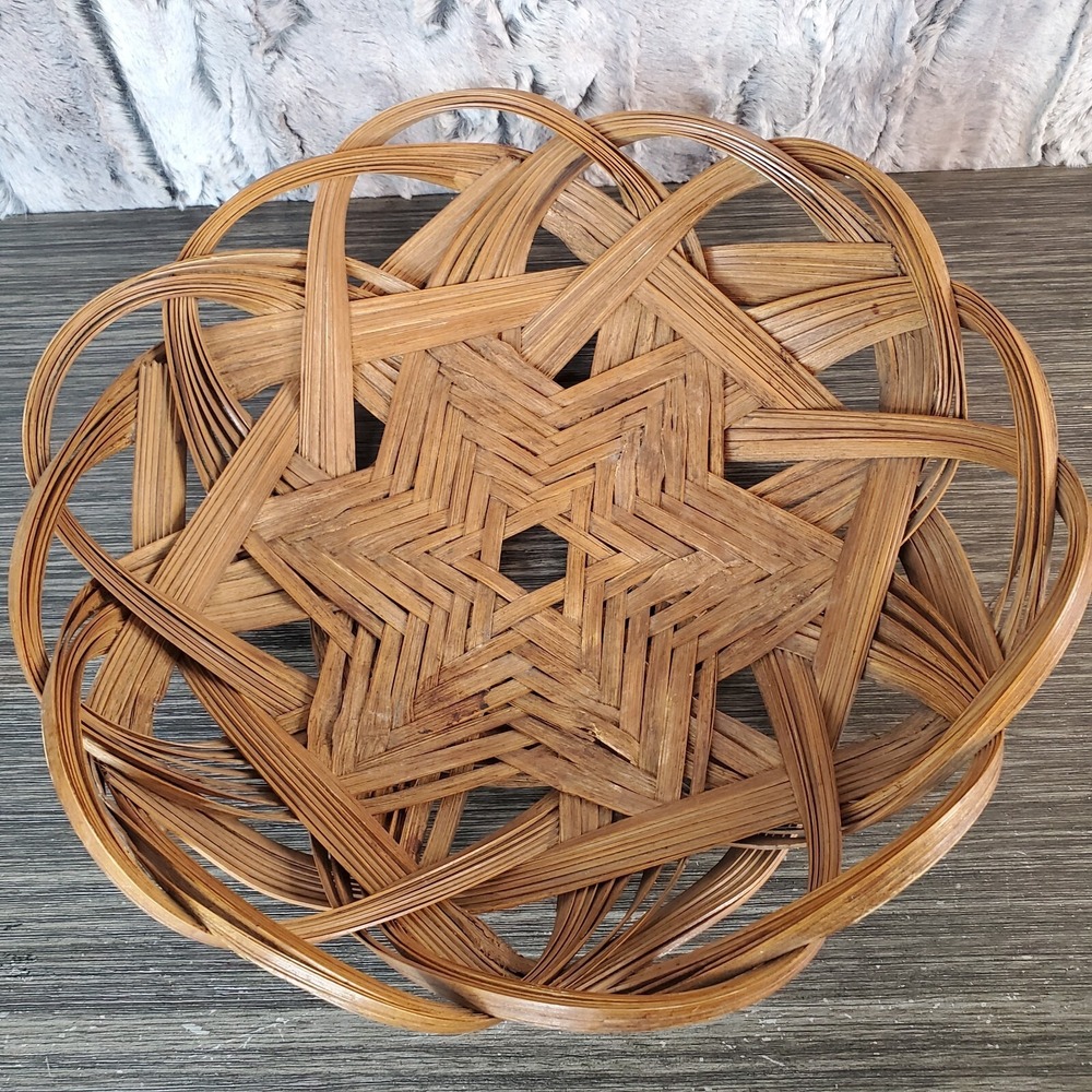 Wicker Basket Vintage 12" Round Star of David Center‎  Fruit Bowl Centerpiece